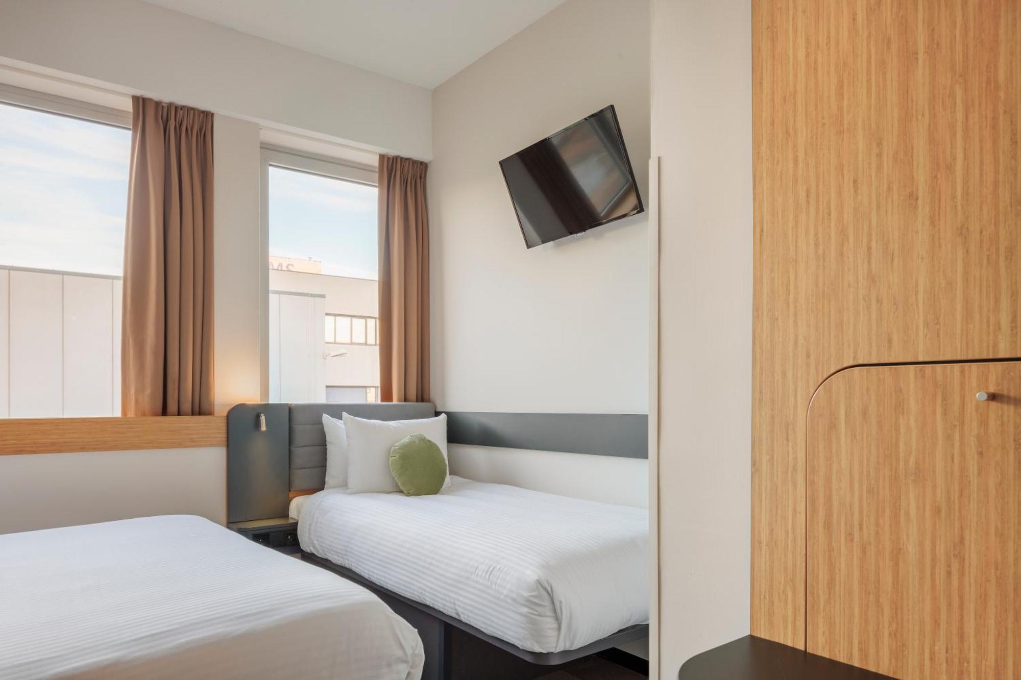 Maxhotel Amsterdam Airport Schiphol - Recently Renovated Hoofddorp Exterior foto